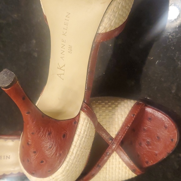 Shoes - Picture 5 of 5